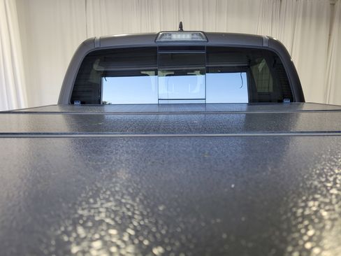 Used 2018 Toyota Tacoma SR5 image 7