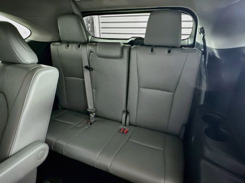 Used 2021 Toyota Highlander Platinum FWD image 31