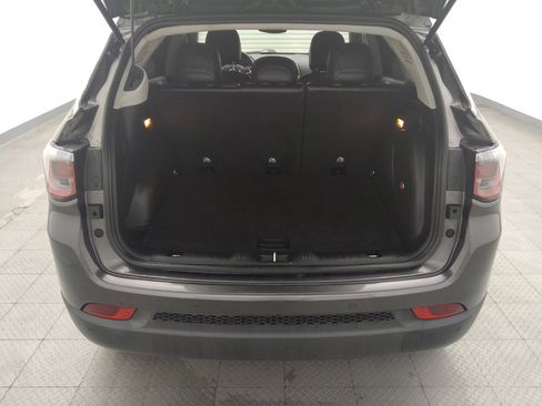 Used 2018 Jeep Compass Latitude w/ Popular Equipment Group FWD image 29