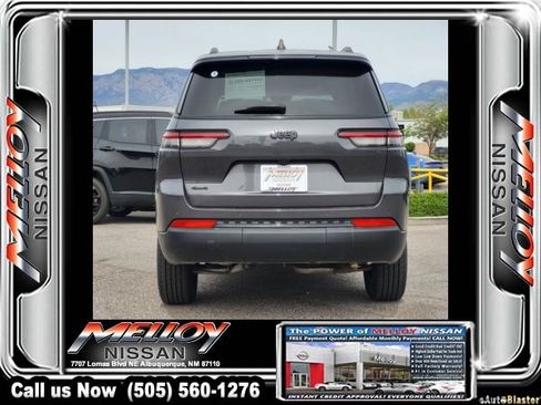 Used 2024 Jeep Grand Cherokee L Laredo image 5