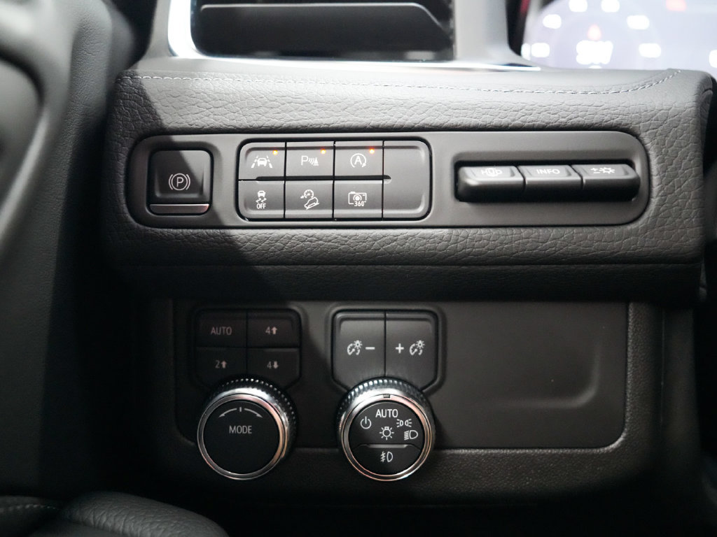 Used 2023 GMC Yukon Denali AWD/4WD image 21