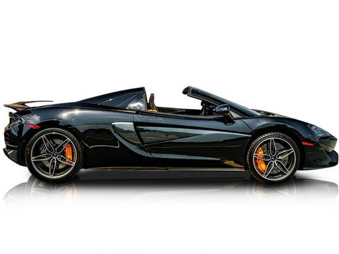 Used 2019 McLaren 570S Spider image 2