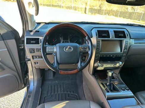 Used 2016 Lexus GX 460 w/ Premium Package AWD/4WD image 29