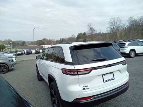 New 2026 Jeep Grand Cherokee Limited w/ Limited Altitude Package AWD/4WD image 6