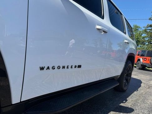 Used 2024 Jeep Wagoneer Series II AWD/4WD image 18