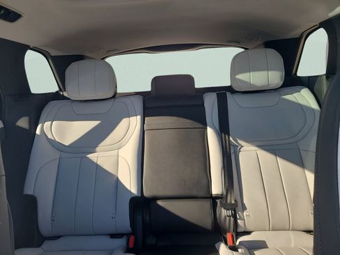 Used 2025 Land Rover Range Rover Sport Dynamic SE image 13