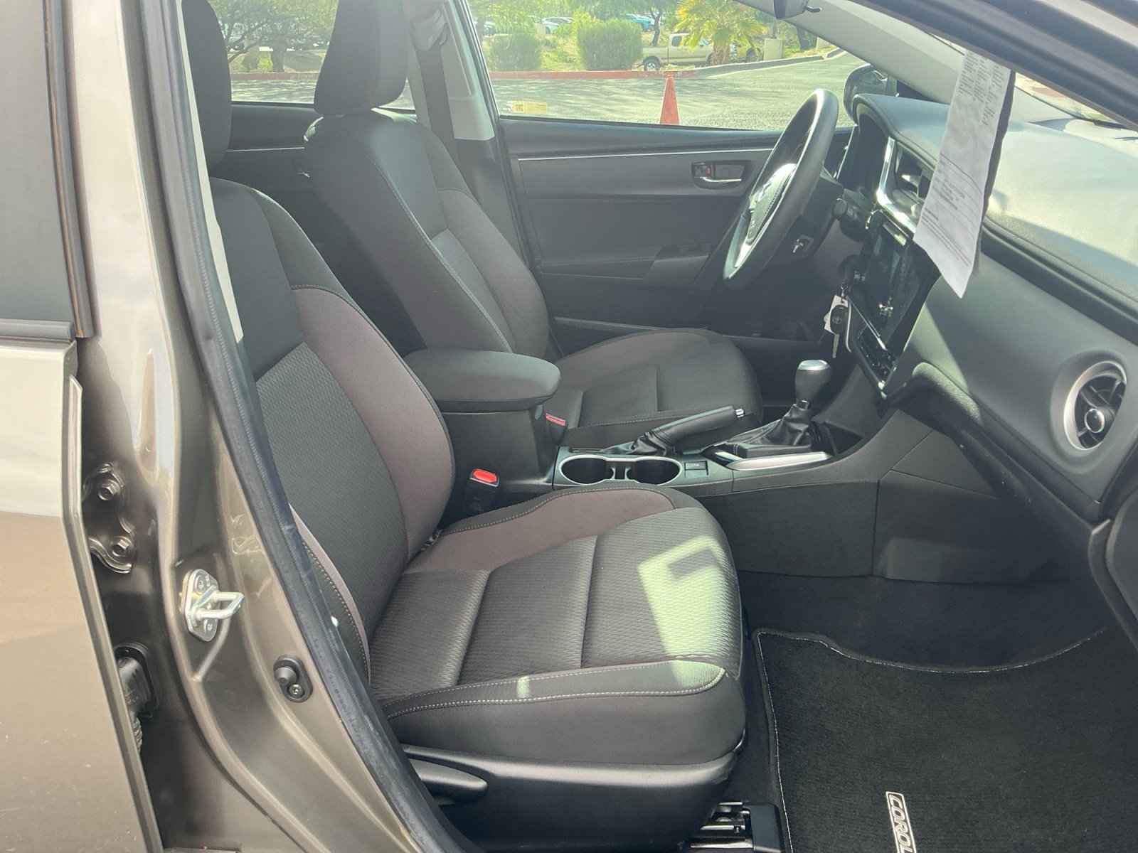 Used 2019 Toyota Corolla LE w/ Carpet Mat Package (TMS) FWD image 19