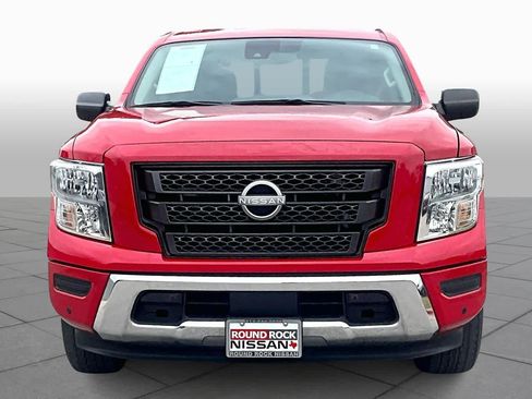 Used 2023 Nissan Titan SV w/ SV Convenience Package image 3