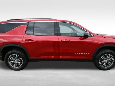 New 2026 Chevrolet Traverse LT w/ Driver Confidence Package AWD/4WD image 7