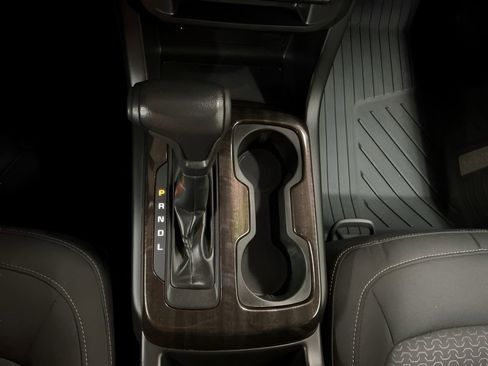 Used 2020 GMC Canyon SLE image 15