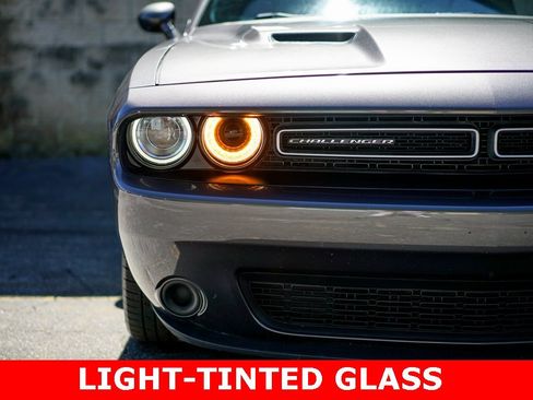 Used 2016 Dodge Challenger SXT image 5