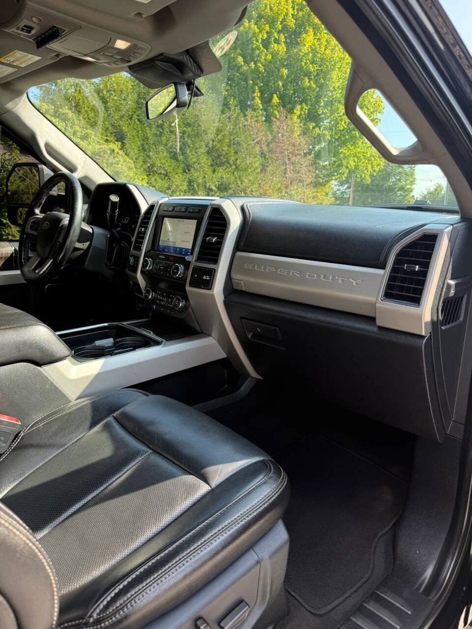 Used 2021 Ford F250 Lariat w/ Lariat Ultimate Package AWD/4WD image 26