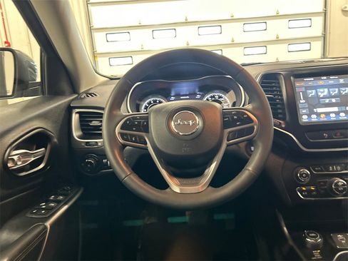 Used 2021 Jeep Cherokee Latitude Lux w/ Comfort/Convenience Group image 28