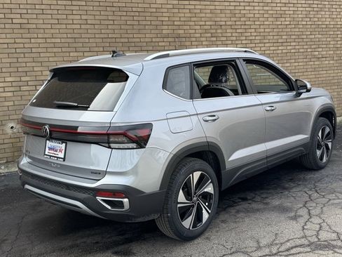 New 2026 Volkswagen Taos SE AWD/4WD image 21