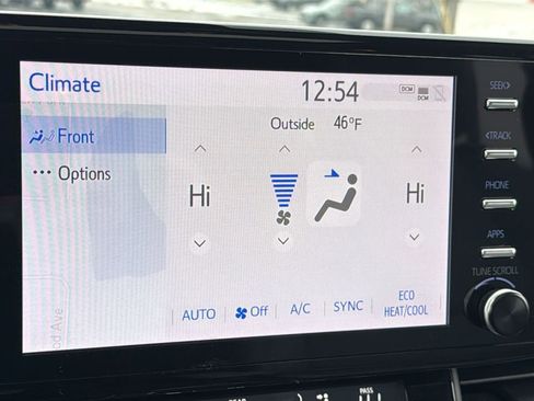 Certified 2024 Toyota Sienna Limited image 21