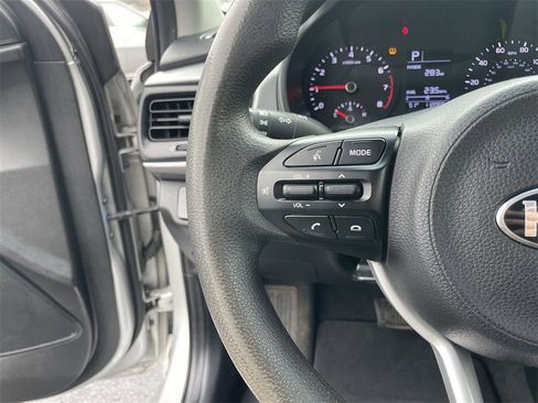 Used 2020 Kia Rio S image 16