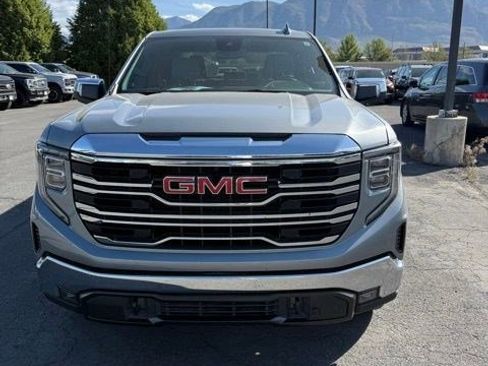 Used 2024 GMC Sierra 1500 SLT w/ SLT Premium Package AWD/4WD image 3