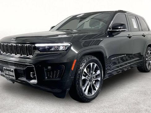 Used 2024 Jeep Grand Cherokee Overland w/ Trailer Tow Package AWD/4WD image 14