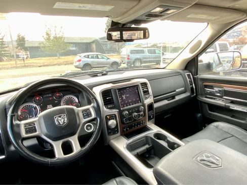 Used 2018 RAM 1500 Laramie image 33