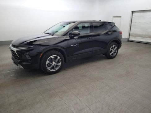 Used 2023 Chevrolet Blazer LT FWD image 2
