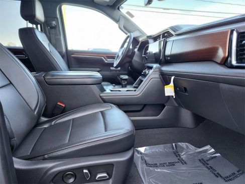 Used 2023 GMC Sierra 1500 Denali w/ Denali Reserve Package image 9