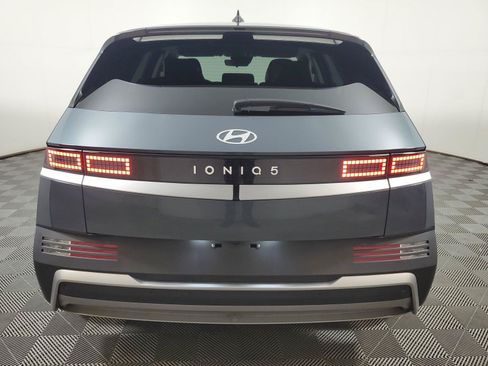 Used 2025 Hyundai Ioniq 5 SE RWD image 6