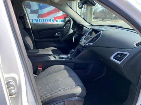 Used 2017 GMC Terrain SLE image 12