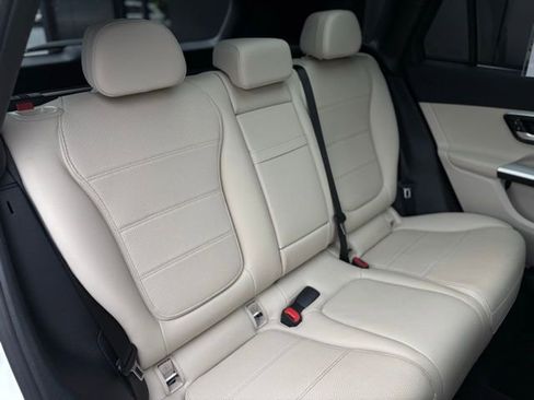 Used 2026 Mercedes-Benz GLC 300 GLC 300 image 43