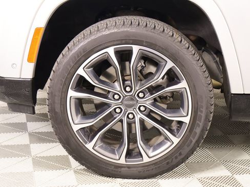 Used 2023 Jeep Grand Wagoneer Series III w/ Rear Seat Video Group 1 image 21