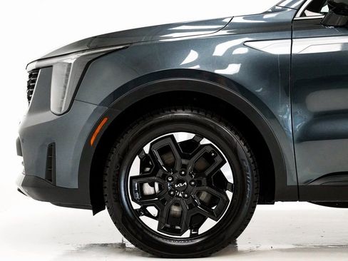 Certified 2024 Kia Sorento S image 29