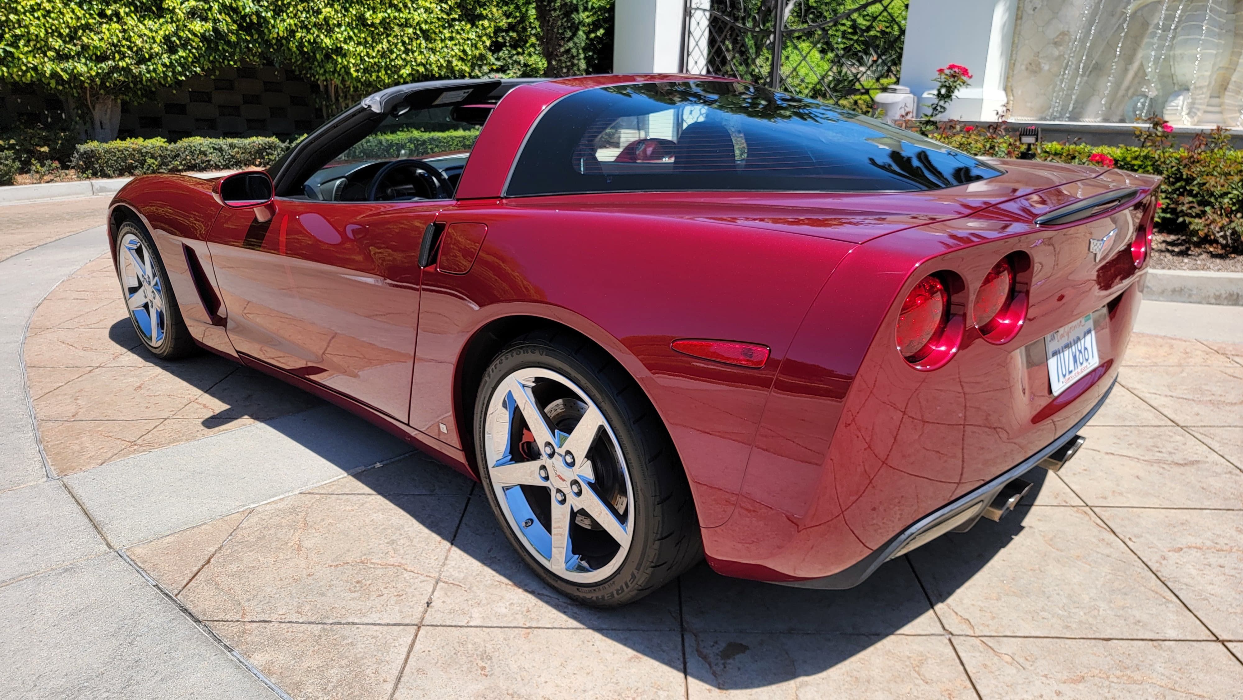 Used 2007 Chevrolet Corvette Coupe w/ Performance Package RWD image 5