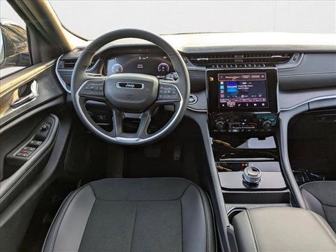 New 2025 Jeep Grand Cherokee L Altitude RWD image 15