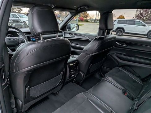 Certified 2024 Jeep Grand Cherokee L Laredo image 25