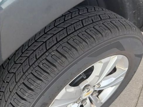 Used 2011 Chevrolet Equinox LS w/ Bluetooth Package FWD image 12