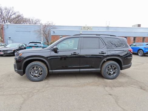 New 2026 Honda Pilot TrailSport image 3