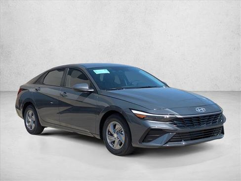 New 2026 Hyundai Elantra SE FWD image 7