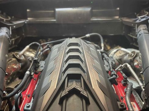 Used 2021 Chevrolet Corvette Stingray Preferred Cpe w/ Z51 Performance Package RWD image 8