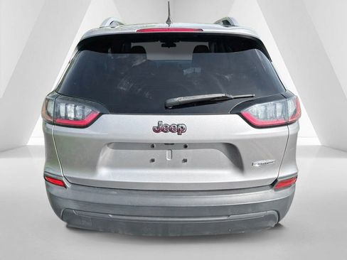 Used 2019 Jeep Cherokee Latitude Plus FWD image 6