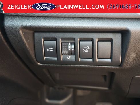 Used 2023 Subaru Outback Premium AWD/4WD image 27