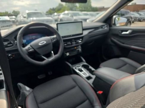 Used 2023 Ford Escape ST-Line Select w/ Tech Pack #2 AWD/4WD image 3