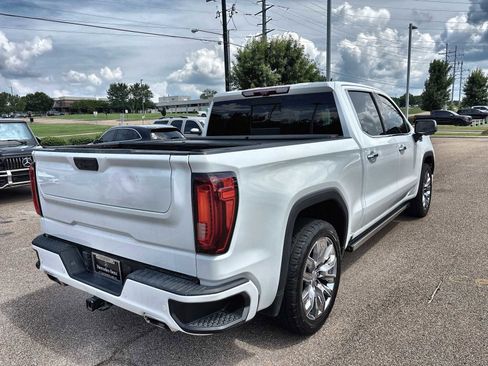 Used 2022 GMC Sierra 1500 Denali w/ Denali Reserve Package AWD/4WD image 8