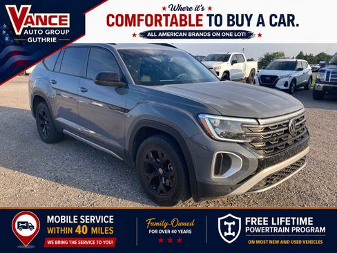 Used 2024 Volkswagen Atlas Peak Edition SE AWD/4WD image 10