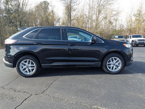 Used 2022 Ford Edge SEL AWD/4WD image 6