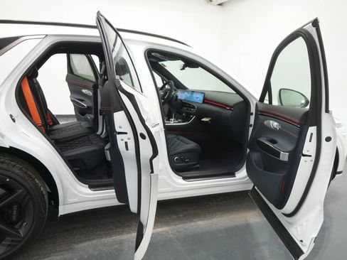 New 2026 Genesis GV70 3.5T Sport Prestige AWD/4WD image 32
