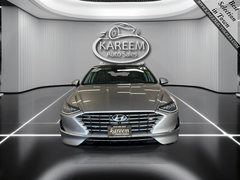Used 2022 Hyundai Sonata Limited w/ Cargo Package FWD image 2