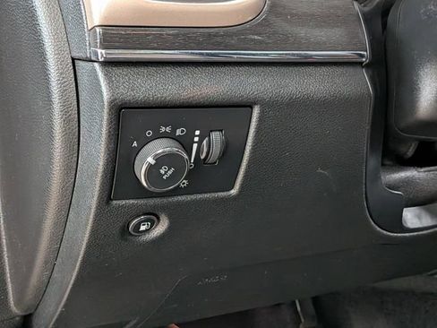 Used 2017 Jeep Grand Cherokee Limited w/ Luxury Group II image 13