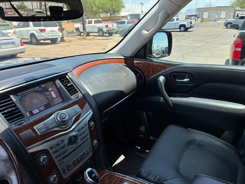 Used 2019 INFINITI QX80 Luxe w/ All-Season Package AWD/4WD image 24