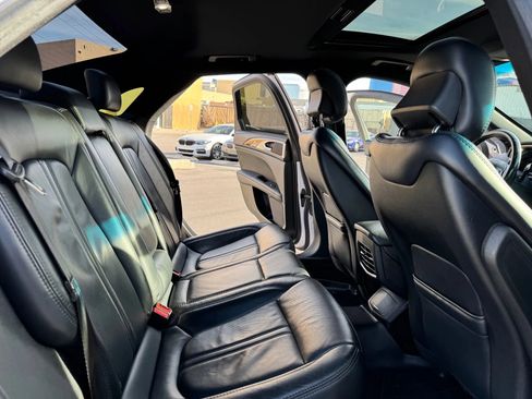 Used 2017 Lincoln MKZ Reserve image 17