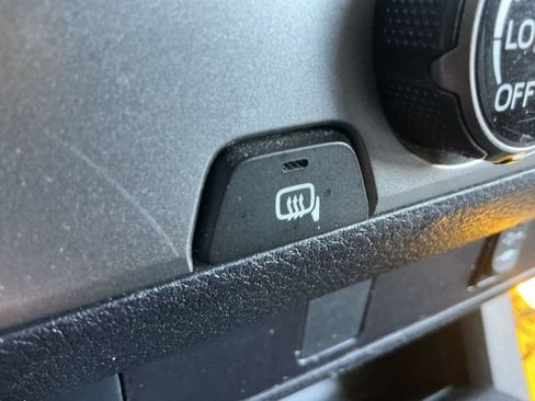 Used 2018 Toyota Tacoma SR5 RWD image 26