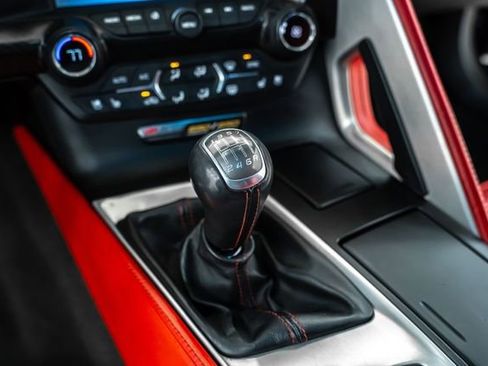 Used 2015 Chevrolet Corvette Z06 w/ 3LZ Preferred Equipment Group image 25